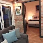 Bb Apartment *